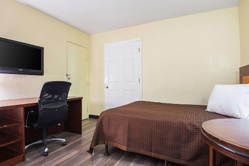 Rodeway Inn Kissimmee image 16