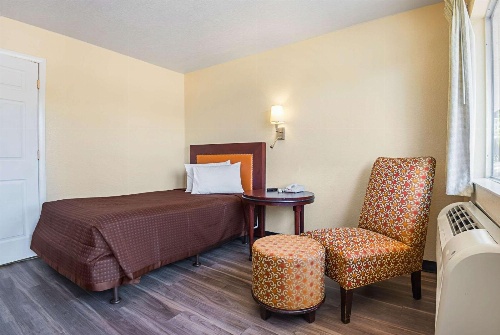 Rodeway Inn Kissimmee image 3